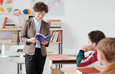 核心競(jìng)爭(zhēng)力下教師人力資源管理創(chuàng)新